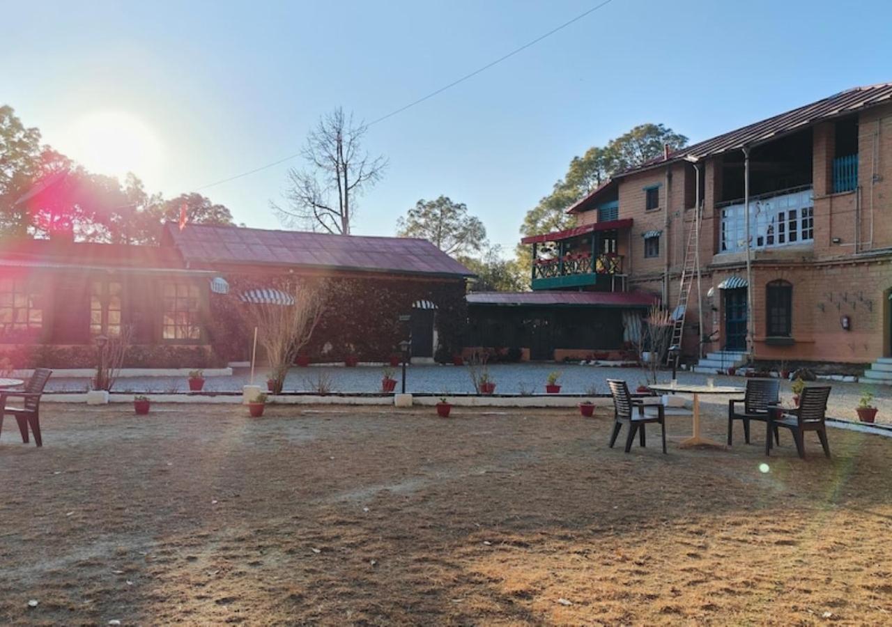 Chevron Rosemount Hotel Ranikhet Buitenkant foto