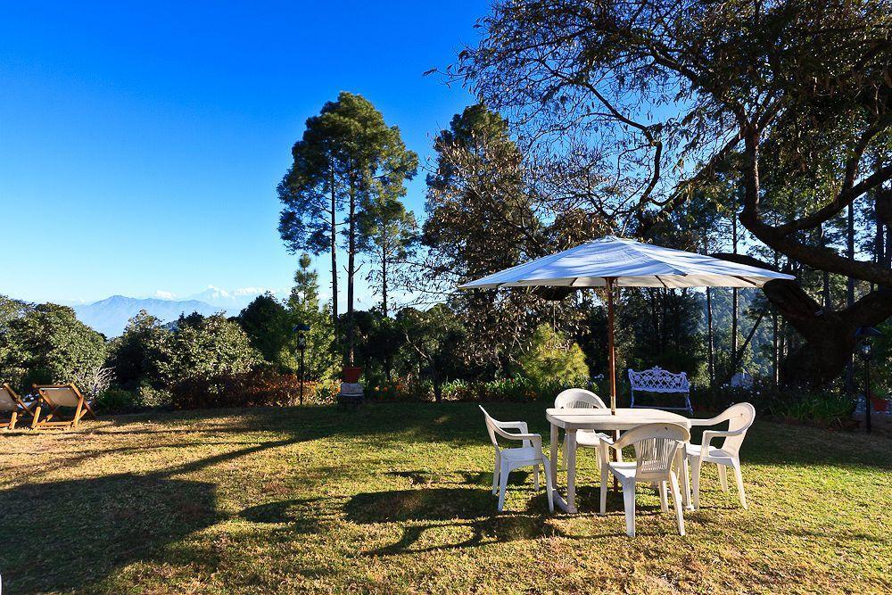 Chevron Rosemount Hotel Ranikhet Buitenkant foto