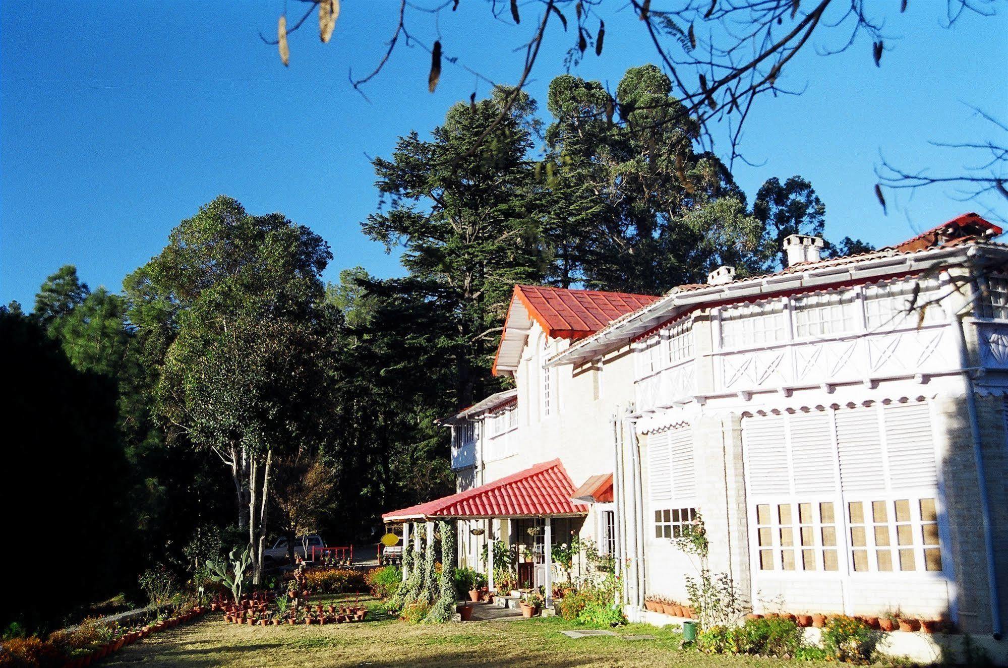 Chevron Rosemount Hotel Ranikhet Buitenkant foto